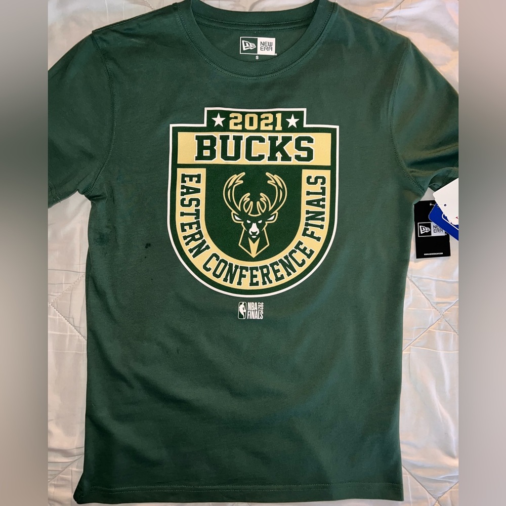 New Era Milwaukee’s Bucks 2021 Eastern Conference Finals Championship T-Shirt